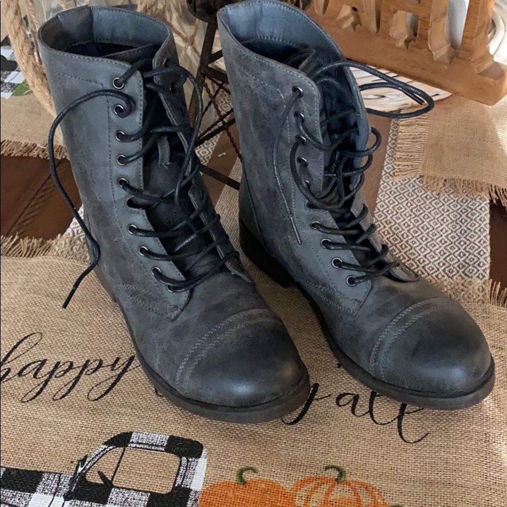 Etc! High ankle boots